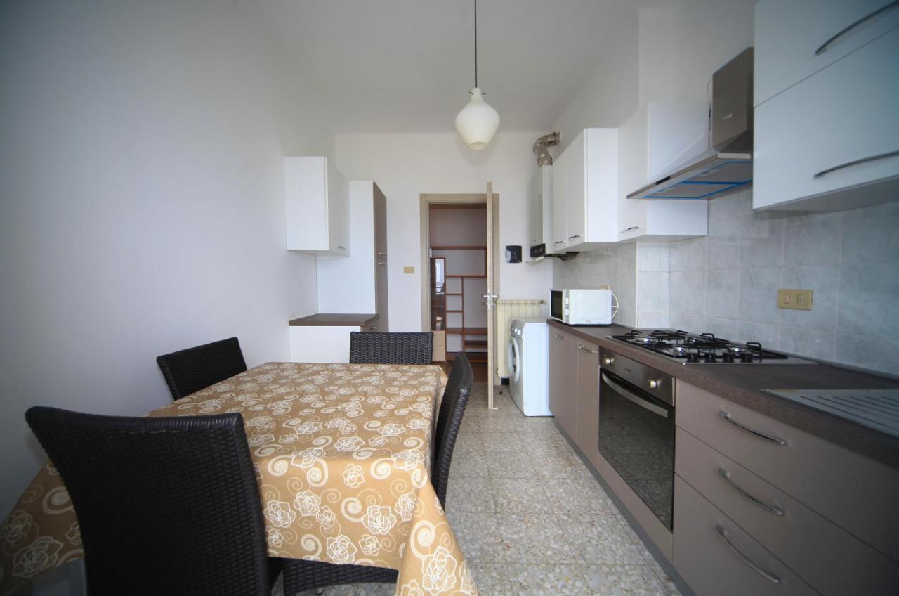 Appartamento Frontemare Marina dʼMarina dʼAndora Buitenkant foto