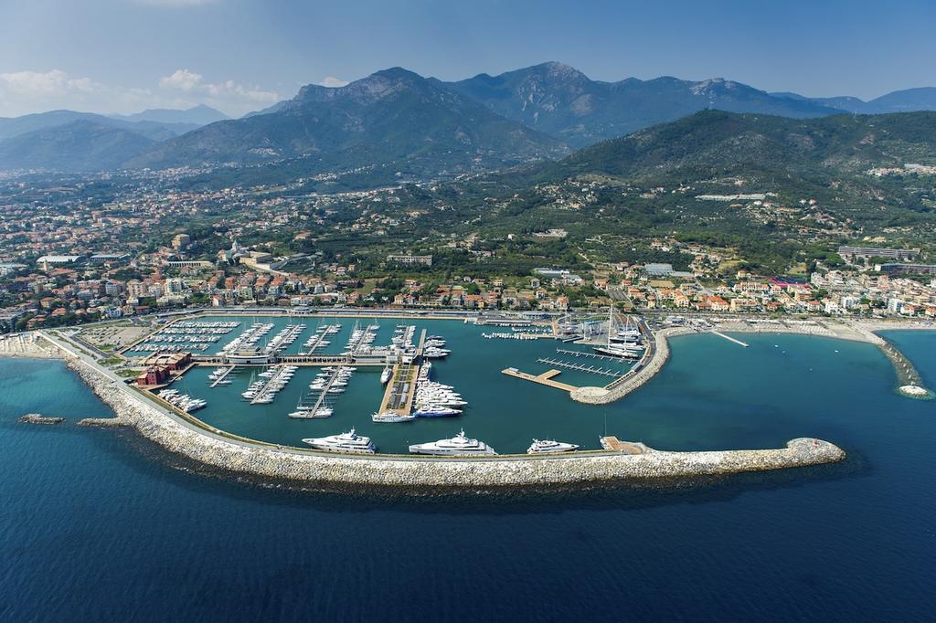 Appartamento Frontemare Marina dʼMarina dʼAndora Buitenkant foto
